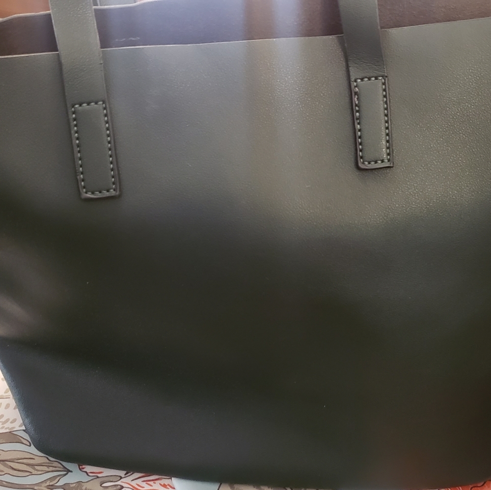 Hunter Green open tote
